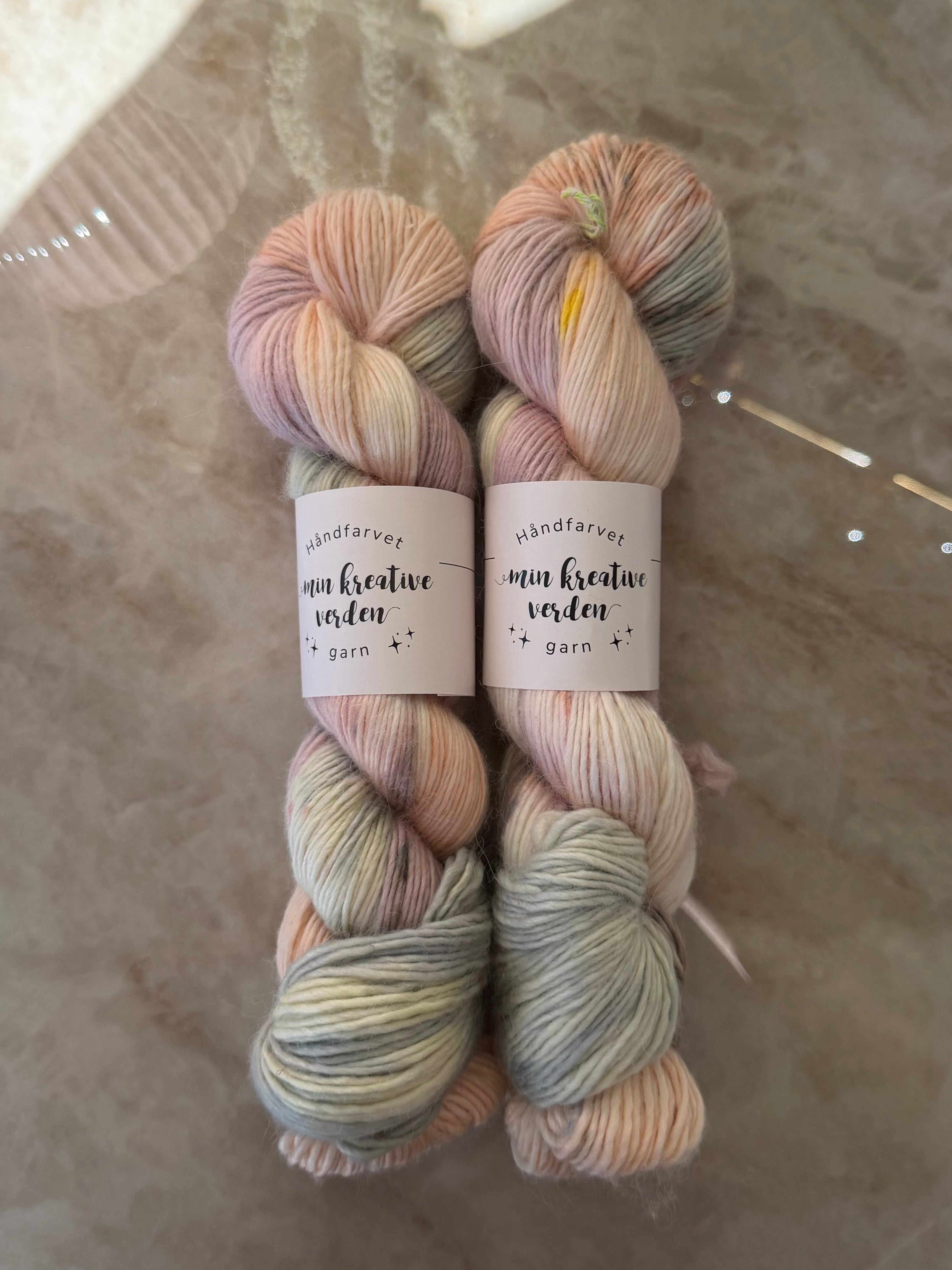 Håndfarvet Single and Fabulous
