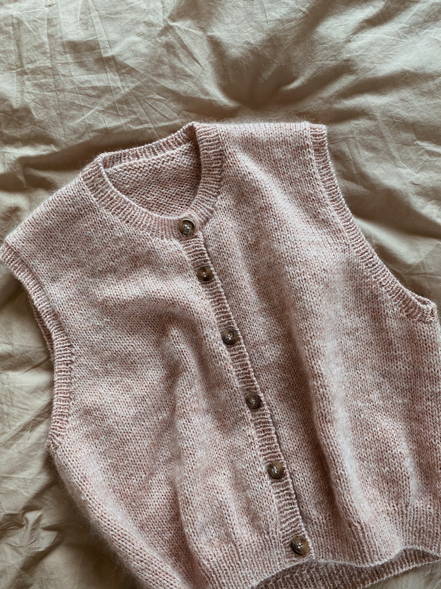 Vest No. 4 Strikkekit - My favourite things knitwear