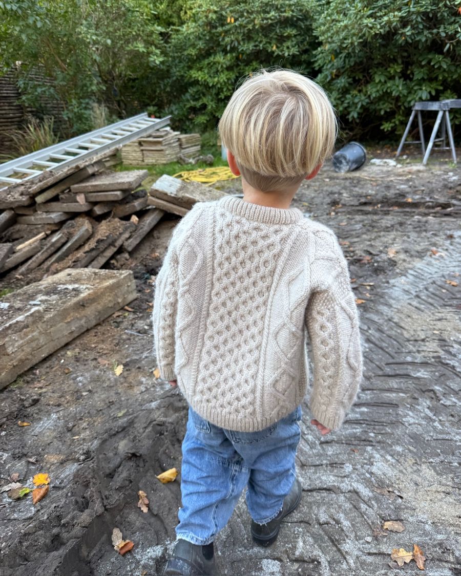 Dagmar Sweater Junior strikkekit 2 Basic Wool - Petiteknit