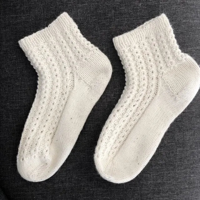 Forest lace socks strikkekit - SkovCreations