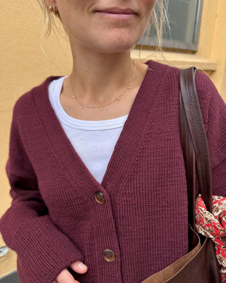 Scarlet Cardigan strikkekit - Petiteknit