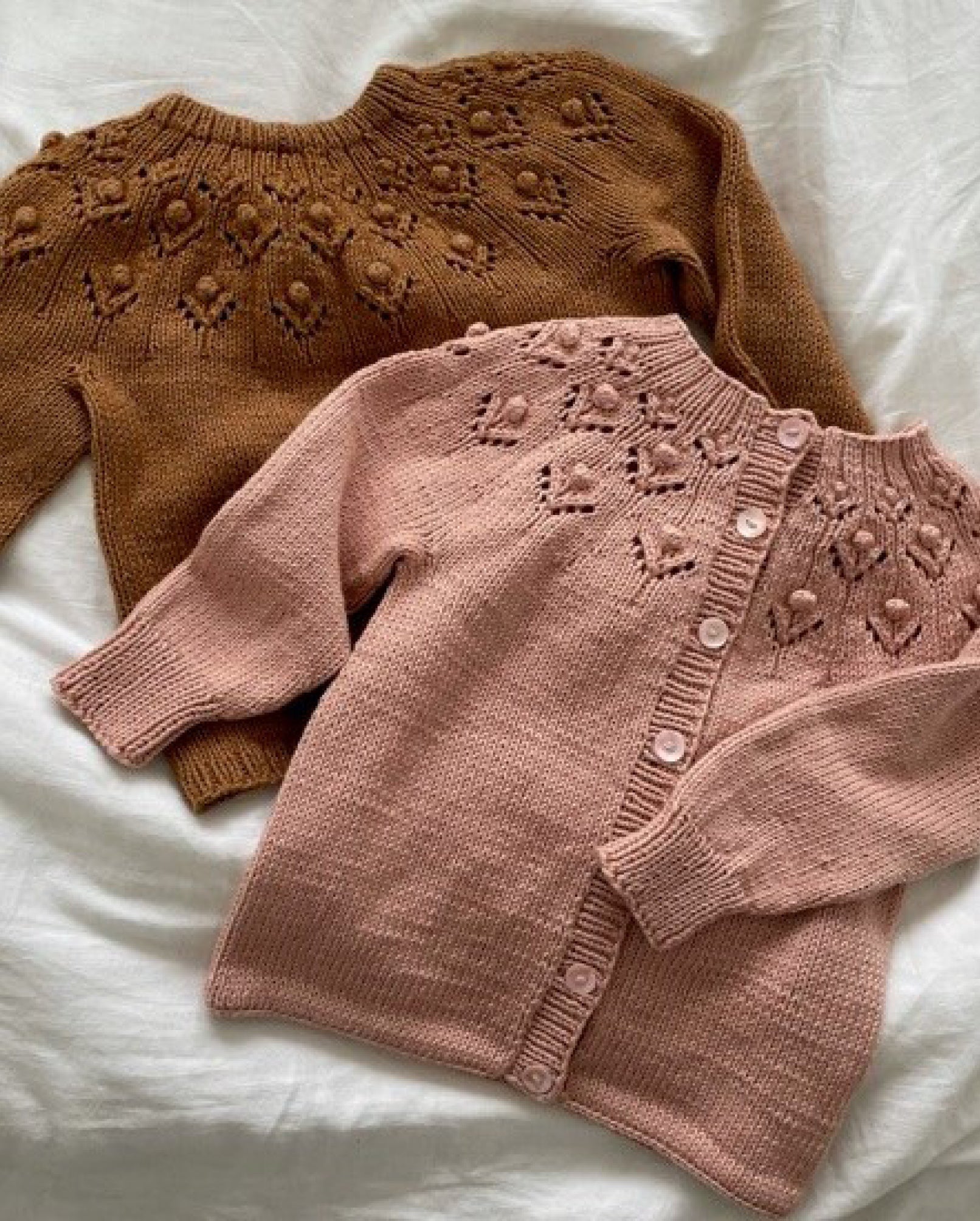 Blomsterkrans cardigan - Strikkekit