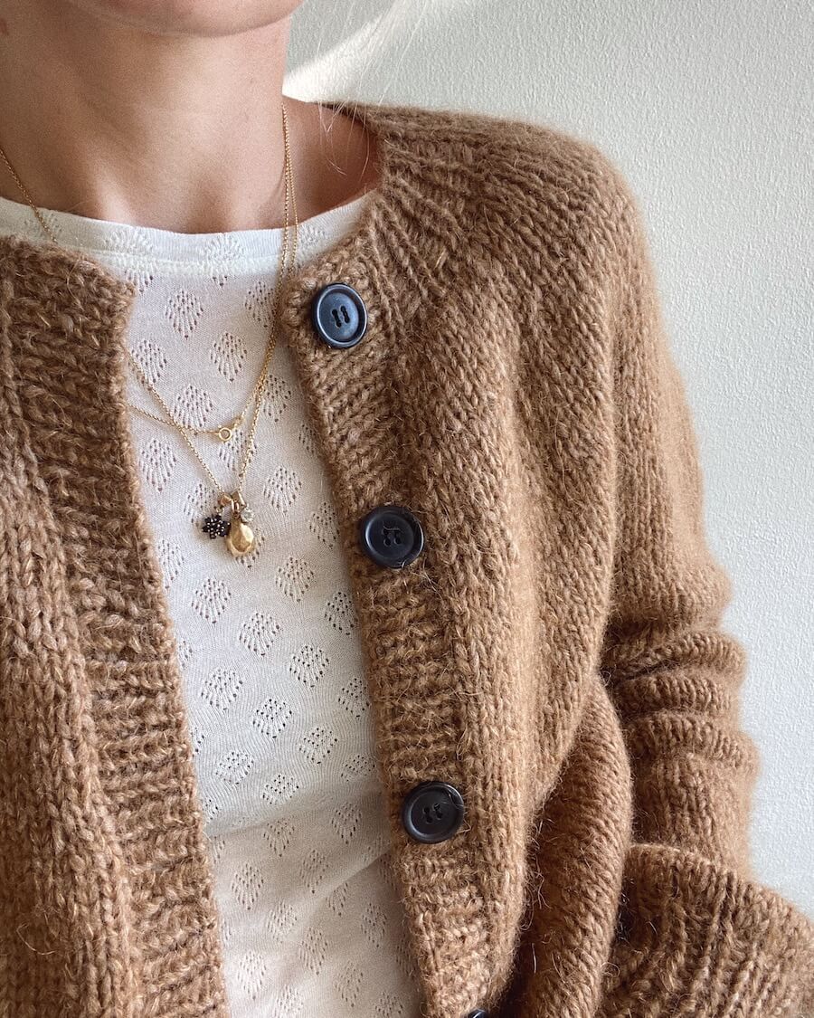 Novice cardigan Strikkekit - Petiteknit