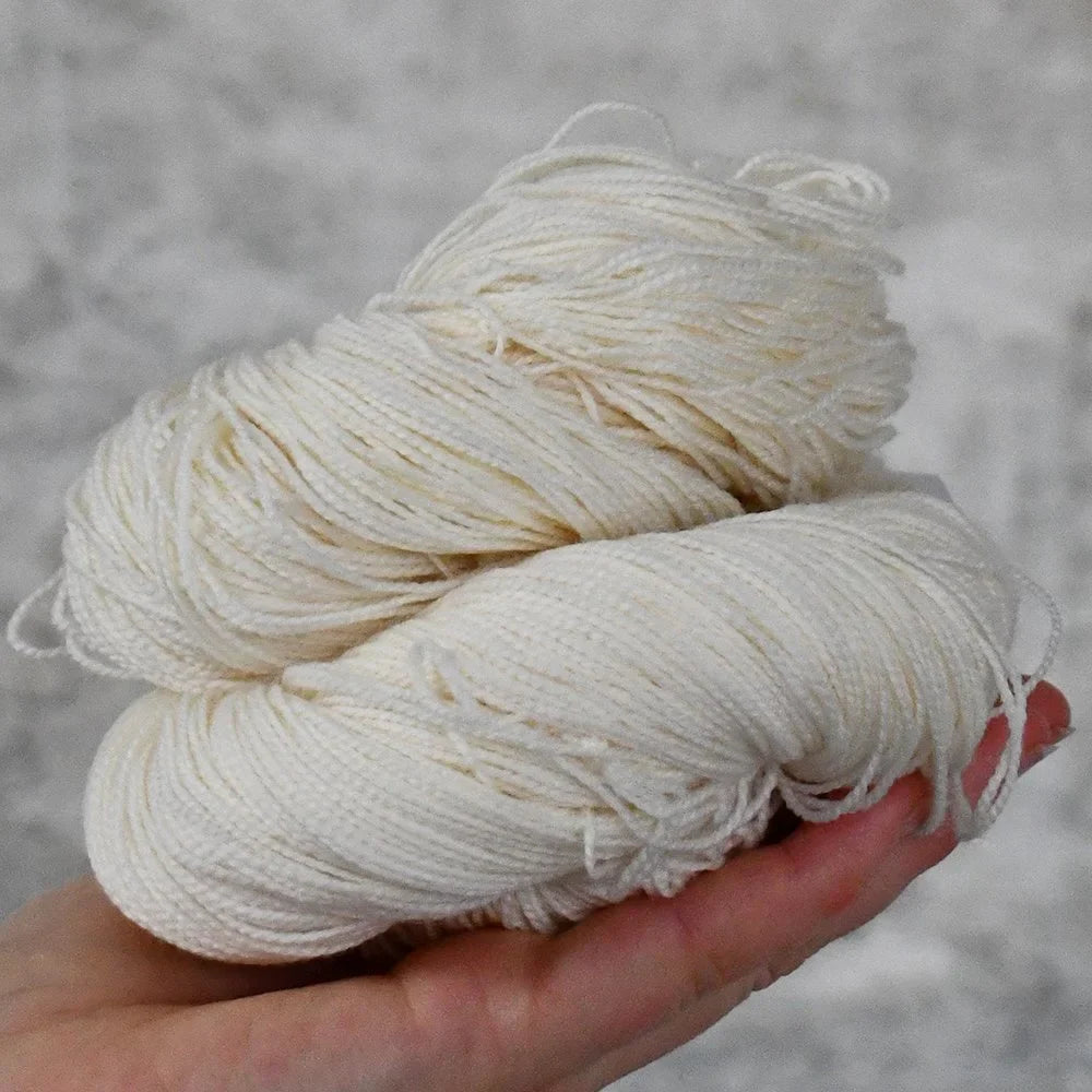 Fingering garn: 400 m pr. 100 g