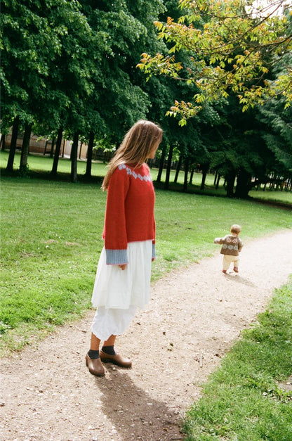 Fiori-sweater voksen strikkekit - Karoline Maria Barfod