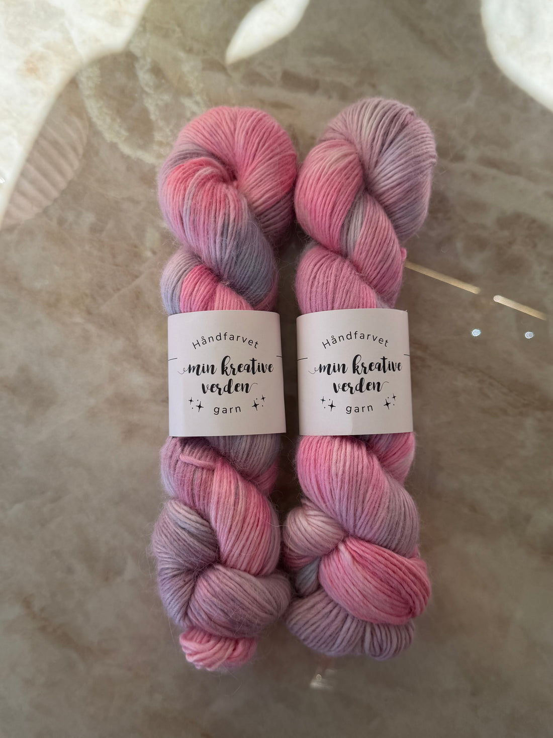 Håndfarvet Single and Fabulous