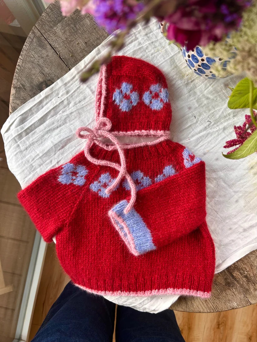 Fiori Sweater og Fiori Bonnet strikkekit - Karoline Maria Barfod