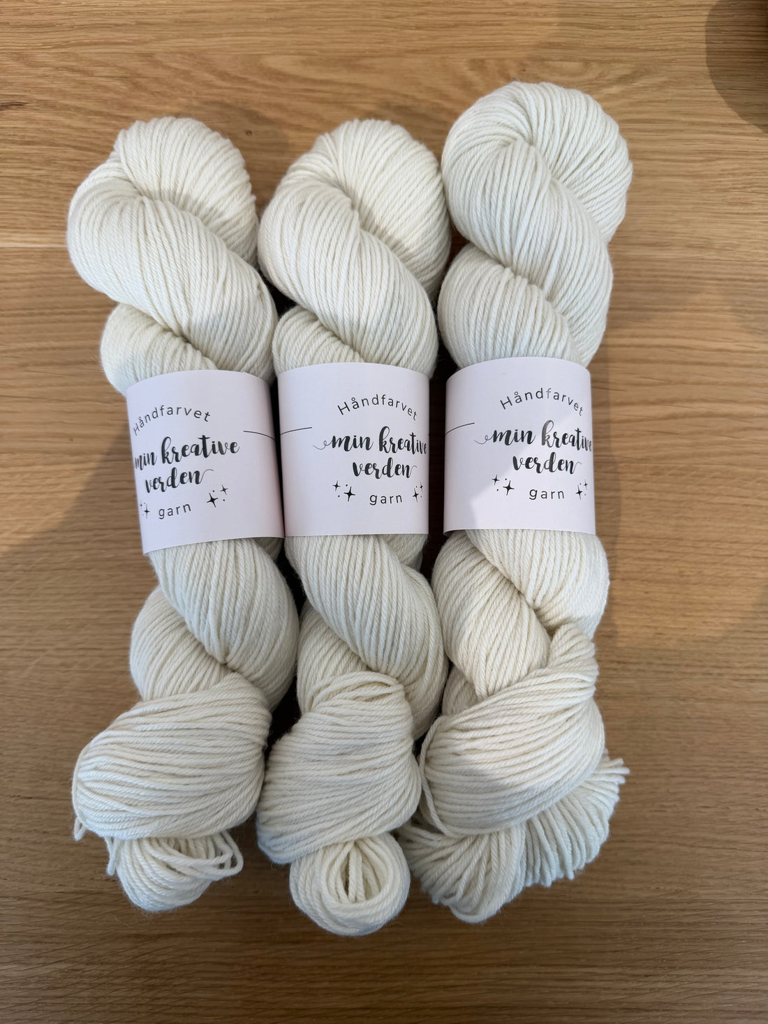 Ufarvet Upcycled merino DK