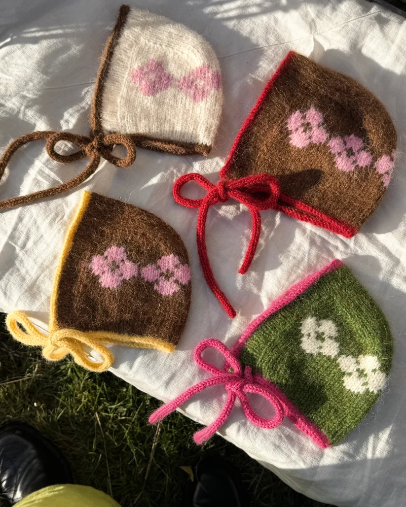 Fiori Sweater og Fiori Bonnet strikkekit - Karoline Maria Barfod