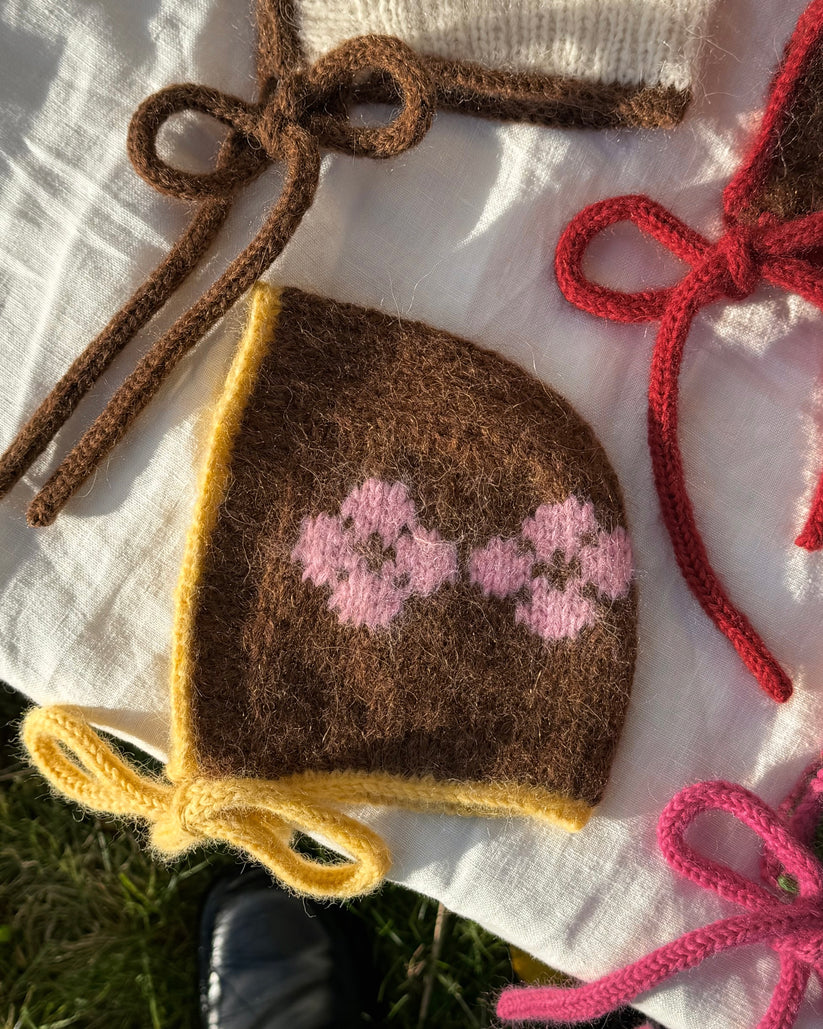 Fiori Bonnet strikkekit - Karoline Maria Barfod