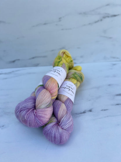 Håndfarvet Angel Lite Lace | Lilla/gul