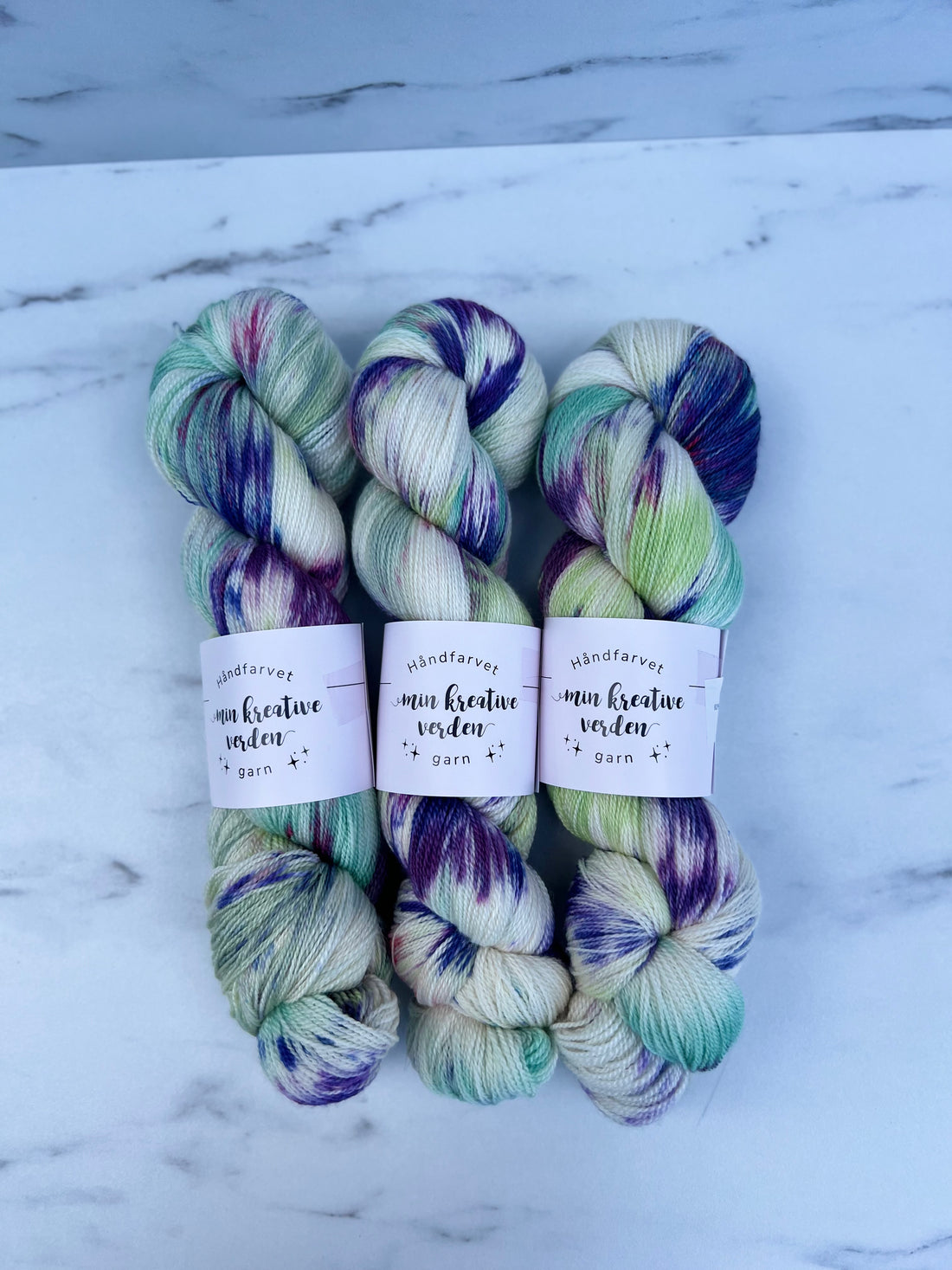 Håndfarvet Lush Lace | Grøn/Hvid/Lilla