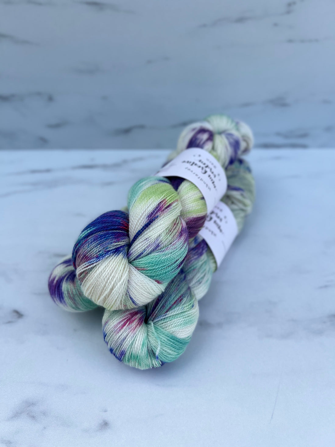 Håndfarvet Lush Lace | Grøn/Hvid/Lilla