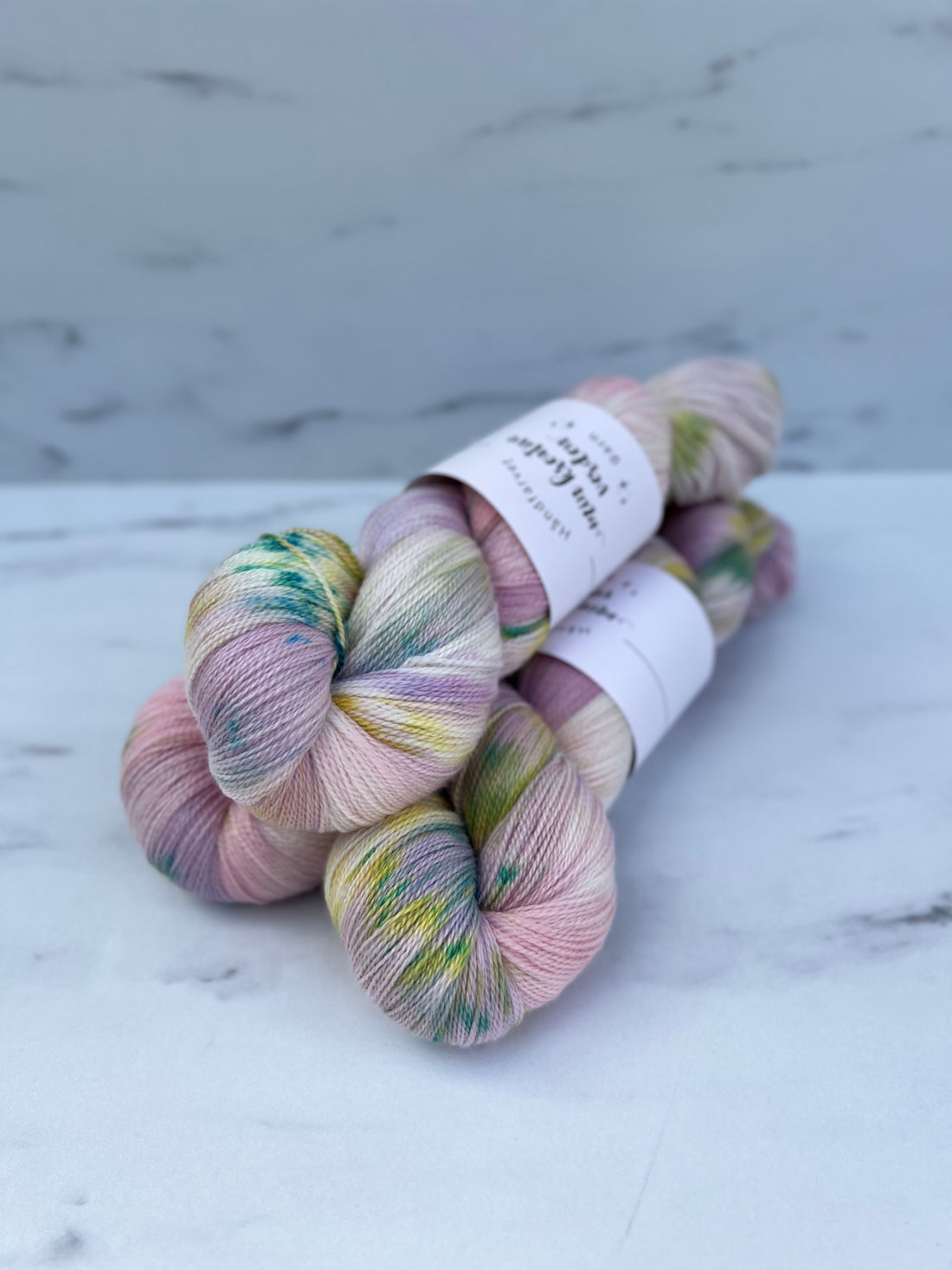 Håndfarvet Lush Lace | Lilla/Lyserød/Grøn