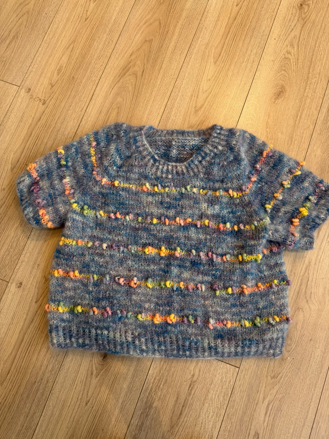 Popcorn tee strikkekit