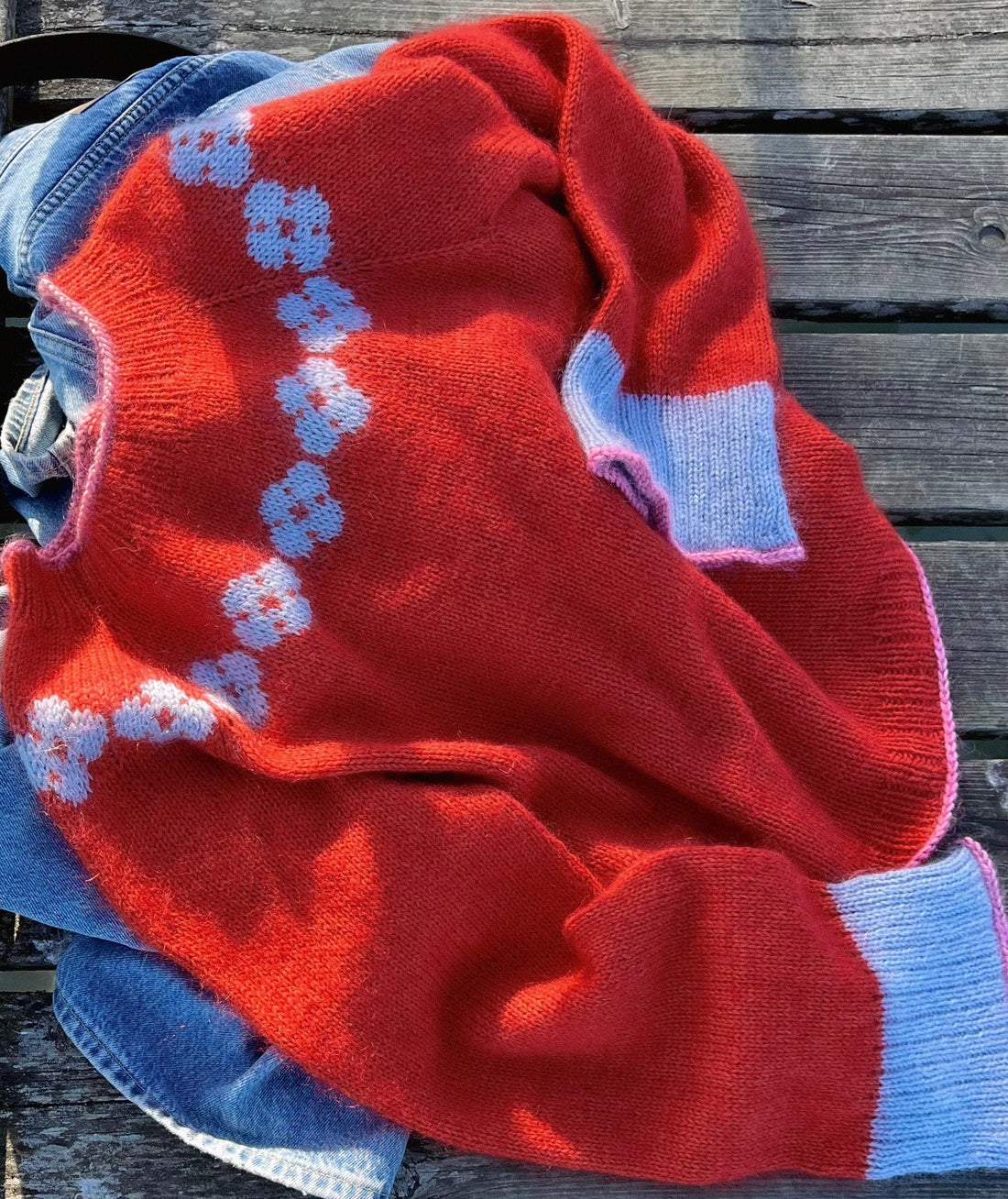 Fiori-sweater voksen strikkekit - Karoline Maria Barfod