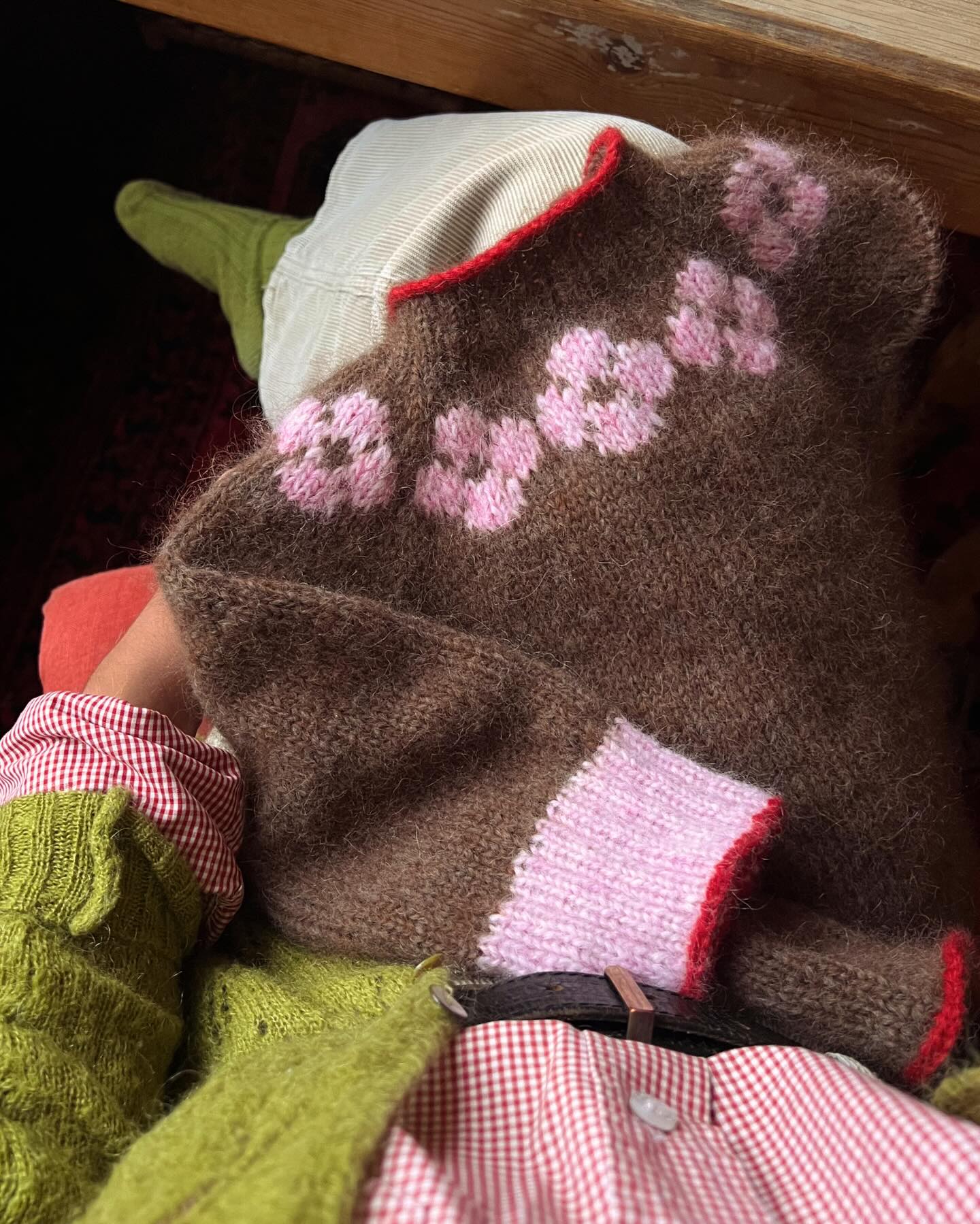 Fiori-sweater barn strikkekit - Karoline Maria Barfod