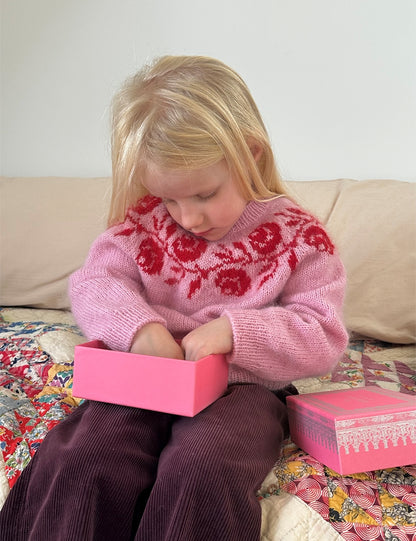 Rosie yoke sweater junior Strikkekit - Lene Holme Samsøe