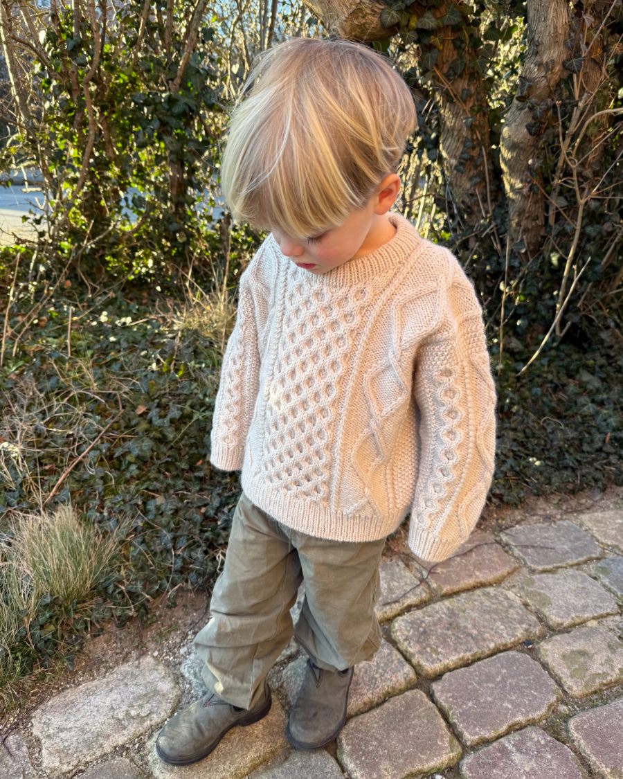 Dagmar Sweater Junior strikkekit 2 Basic Wool - Petiteknit