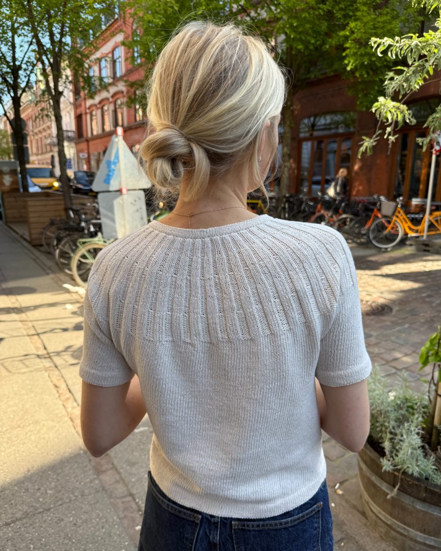 Sunday tee - Petiteknit - Opskrift