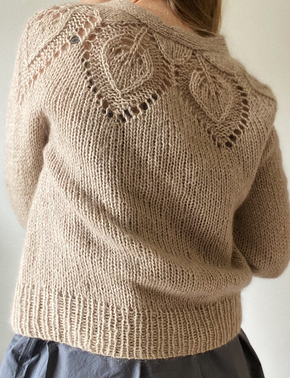 CHUNKY DAHLIA V-NECK CARDIGAN Strikkekit - Lene Holme Samsøe