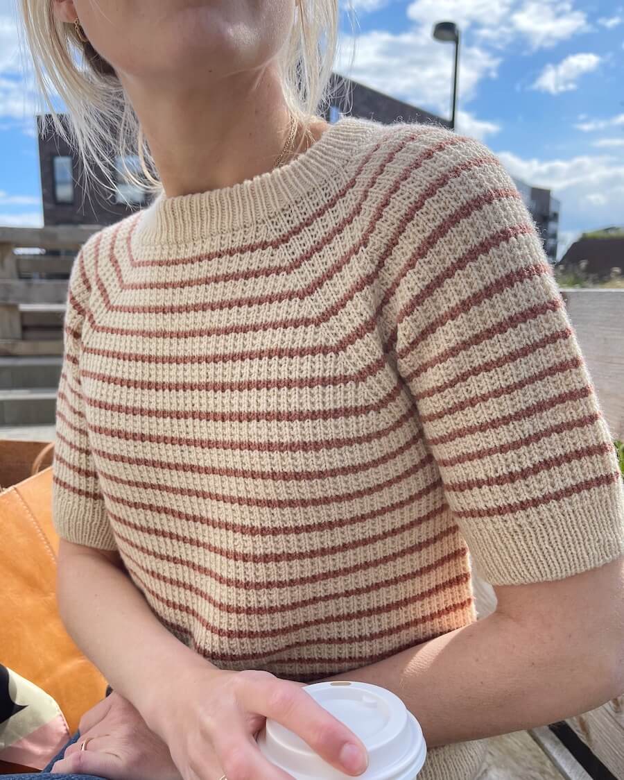 Friday Tee Strikkekit - Petiteknit